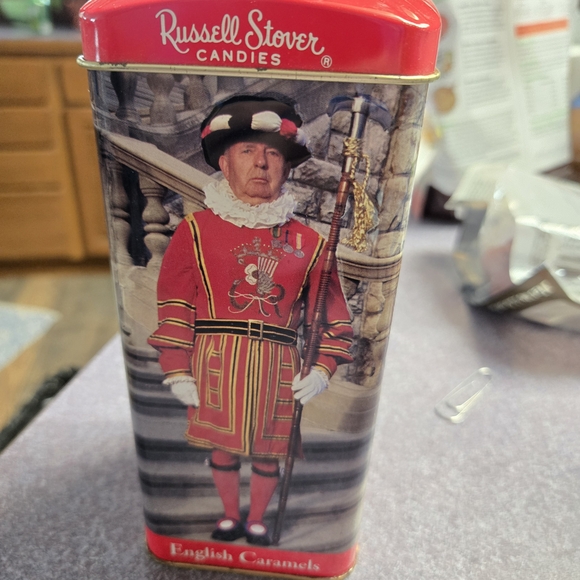 Red Coin Bank - Picture 2 of 2